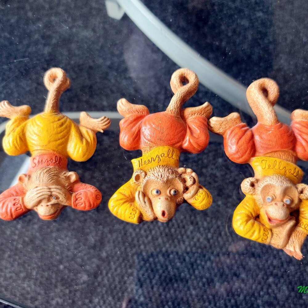 MPI '48 Heeerzall Seezall Tellzall Monkeys Wall Decor